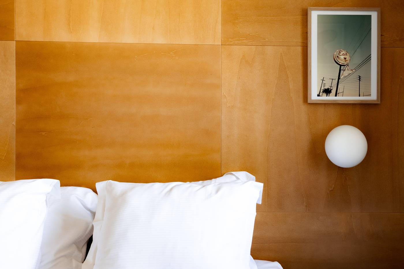 The-Hotel-Cabane-Room-12