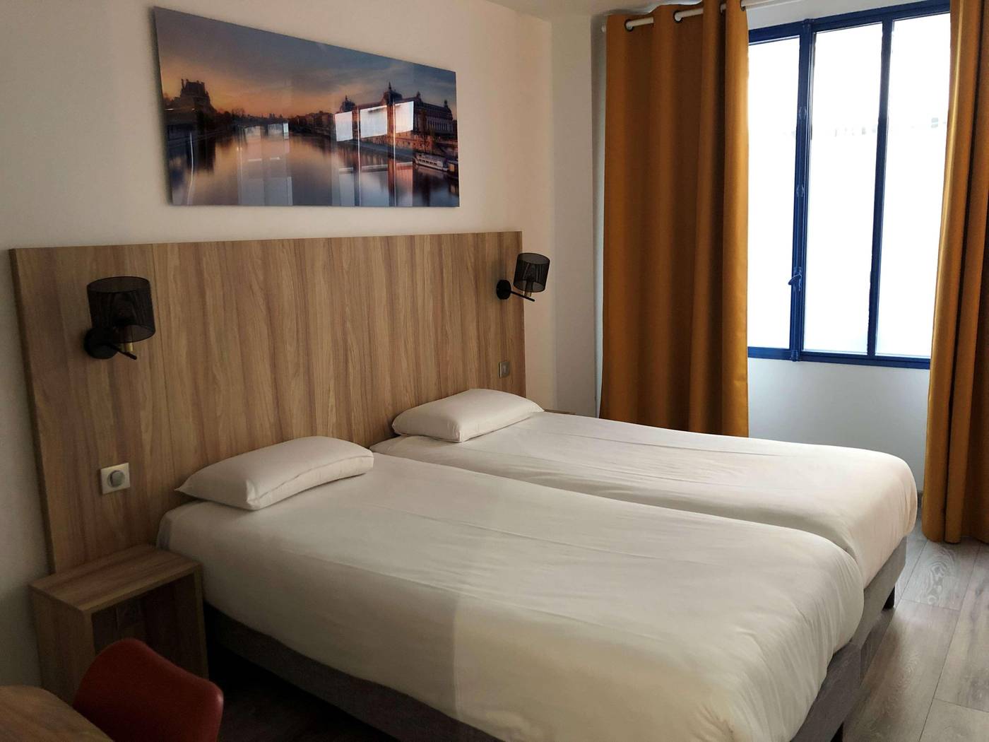 Kyriad-Par----s-10---Canal-Saint-Martin--R----publique-Room-41