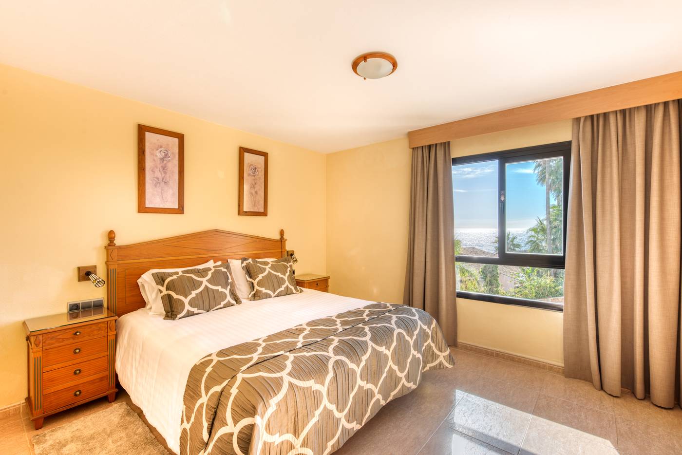 Macdonald-Dona-Lola-Room-12