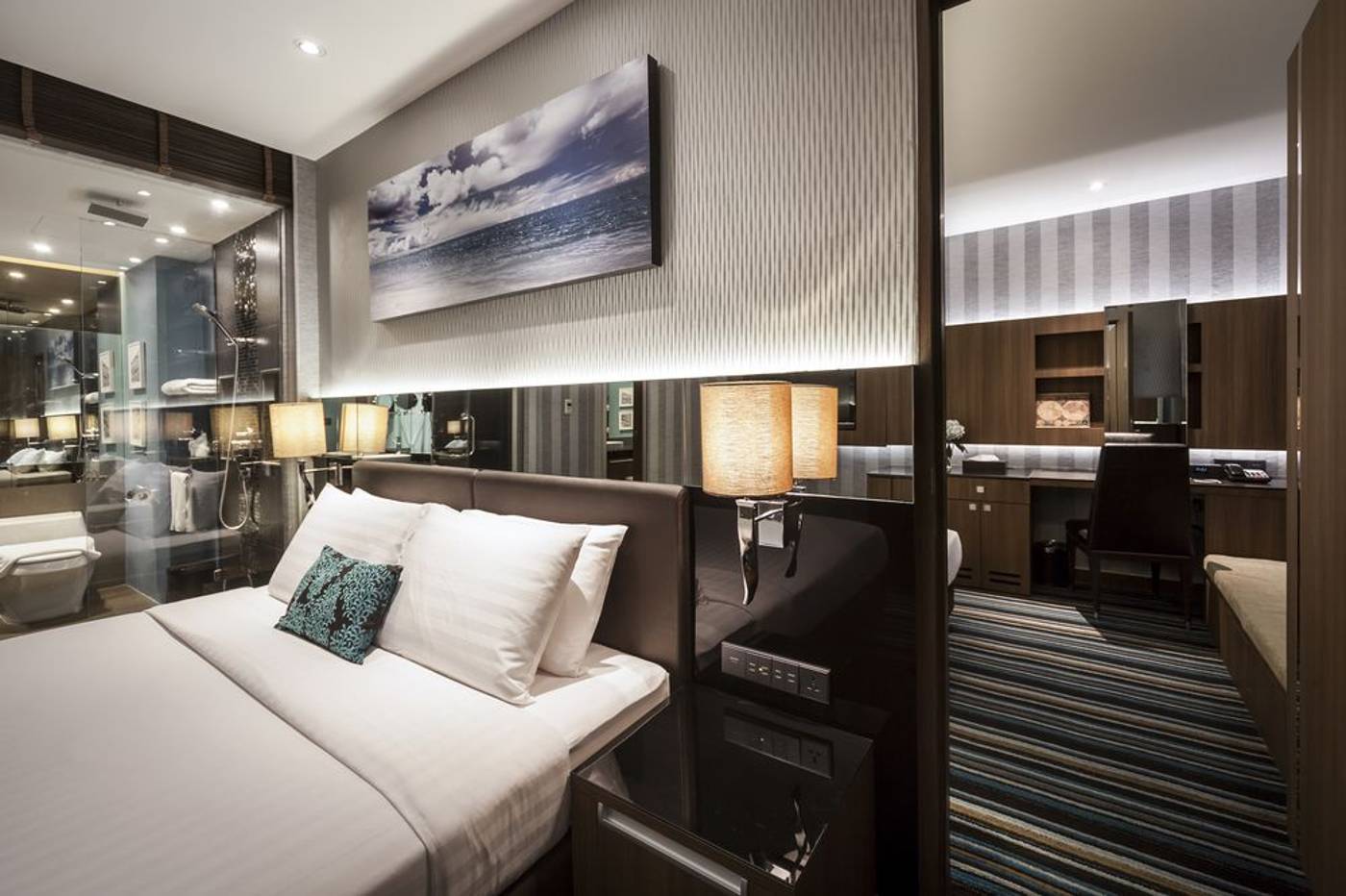 The-Continent-Hotel-Sukhumvit---Asok-BTS-Bangkok-Room-37