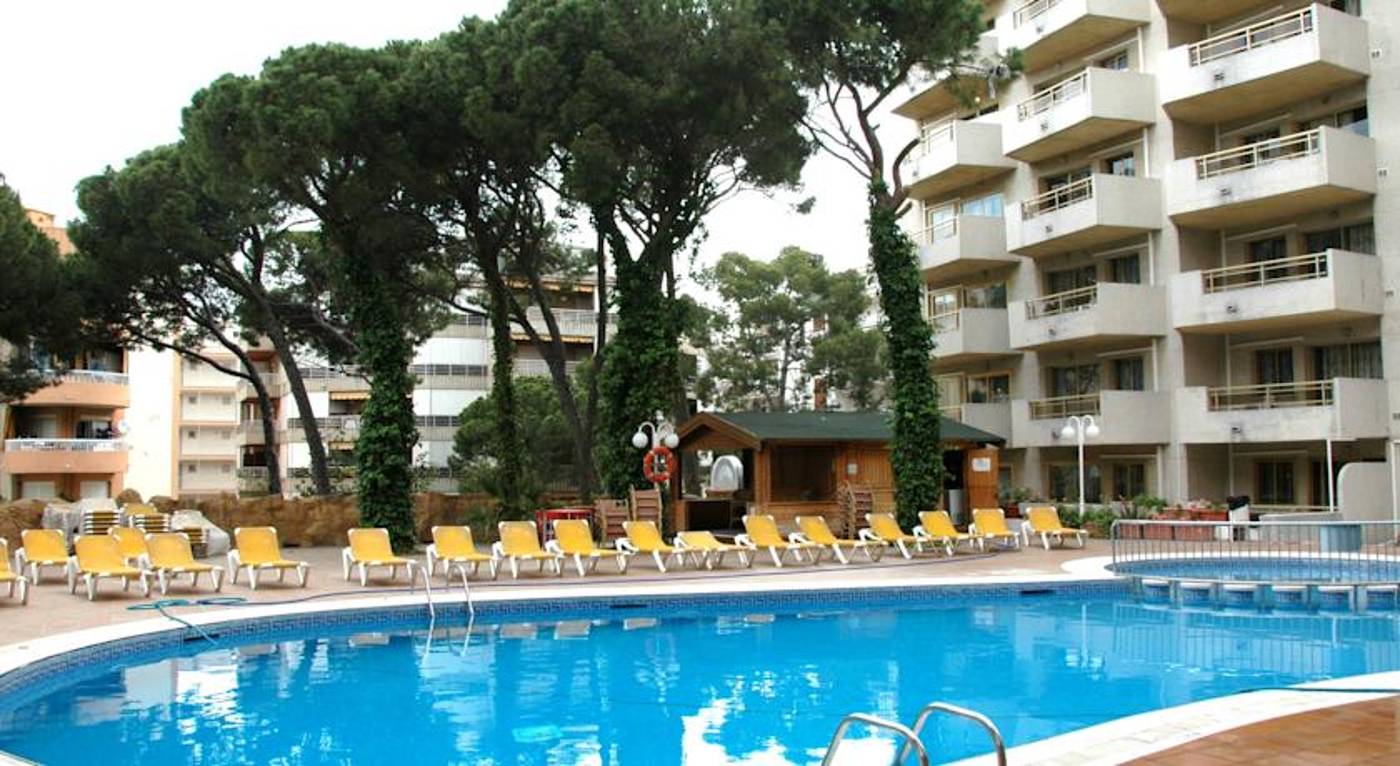 Almonsa Playa Apartments in Costa Dorada, Spain