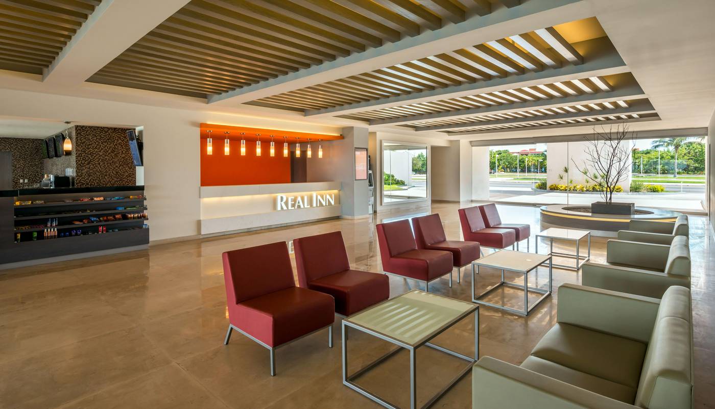 Real-Inn-Cancun-Lobby-62