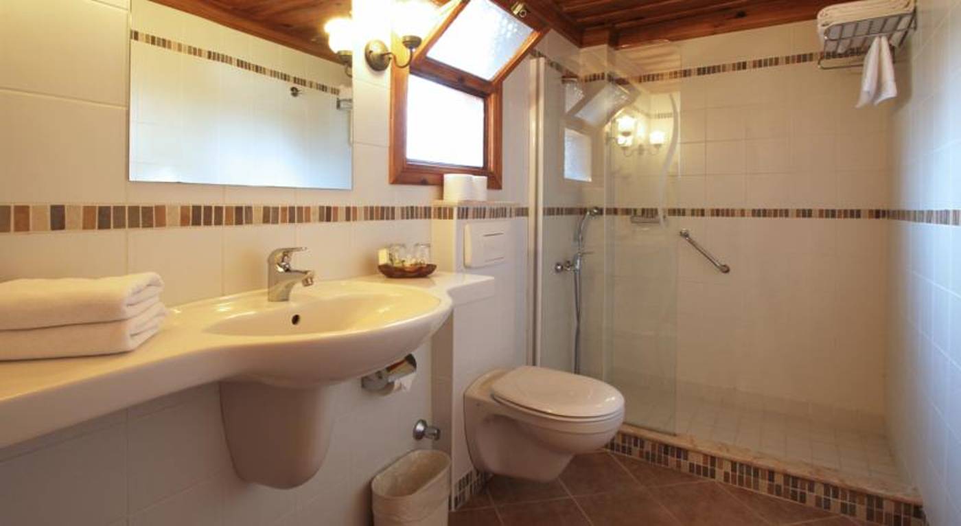 Montana Pine Resort Hotel