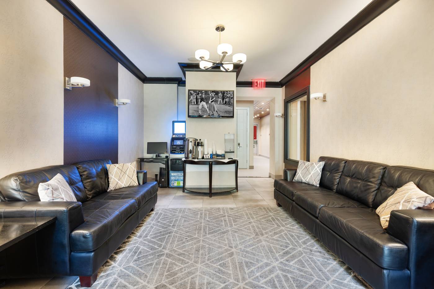 Condor-Hotel-by-Luxurban-Lobby-3