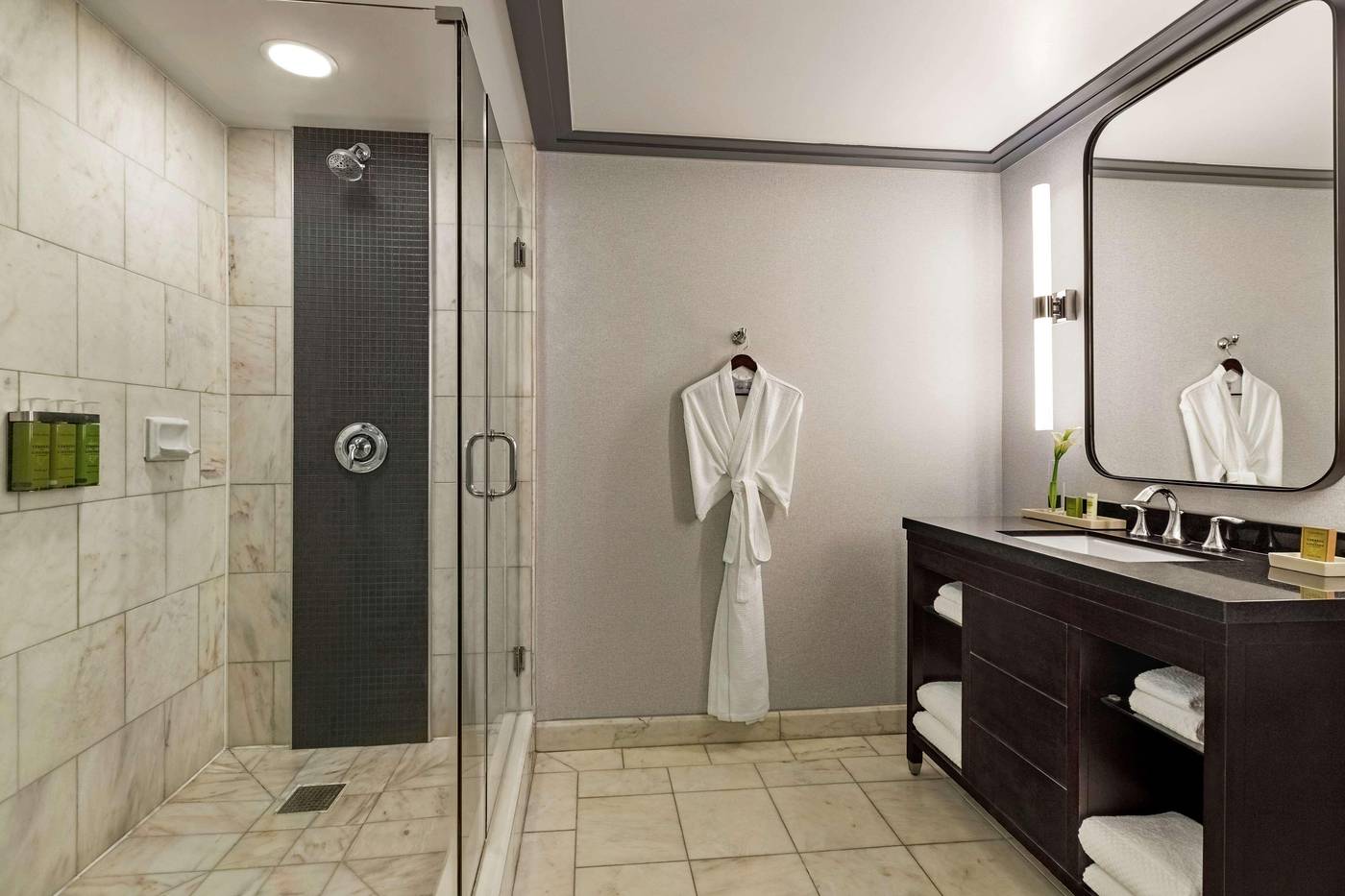 Hilton-Checkers-Los-Angeles-Room-33