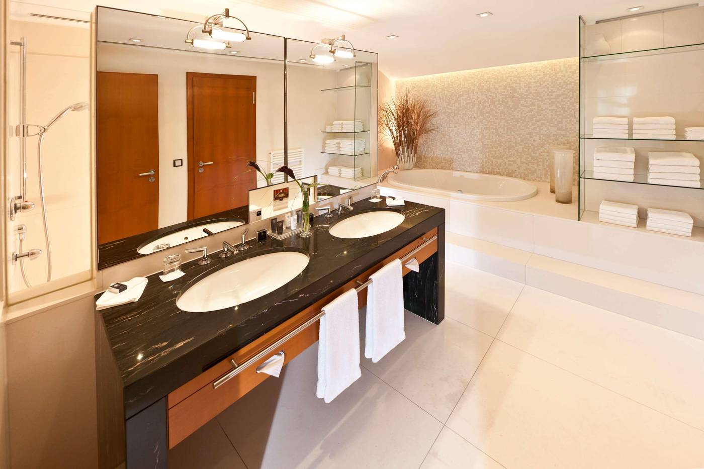 Dorint-an-der-Messe-Koeln-Room-17