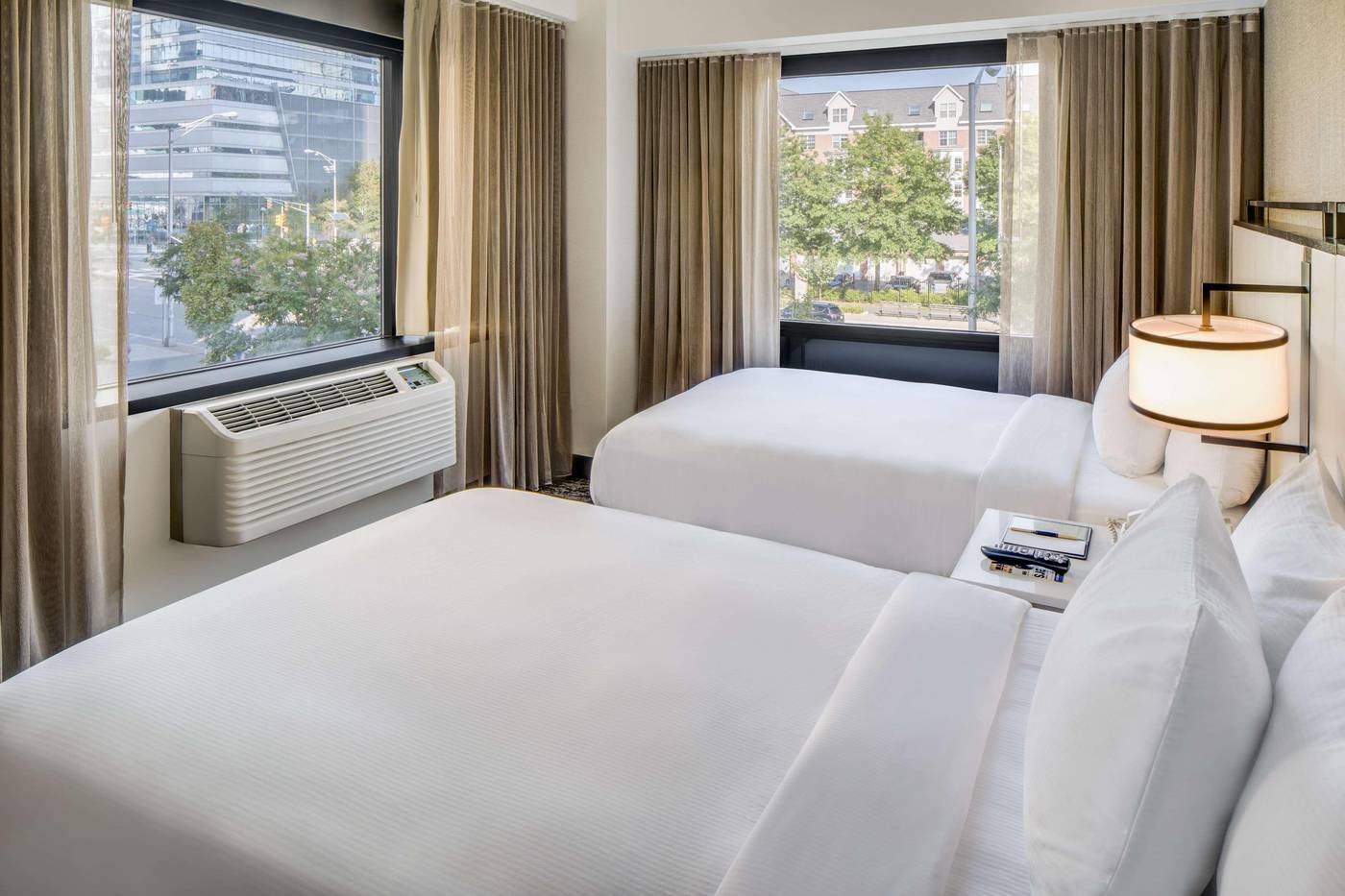 Doubletree-Hotel-Jersey-City-Room-19