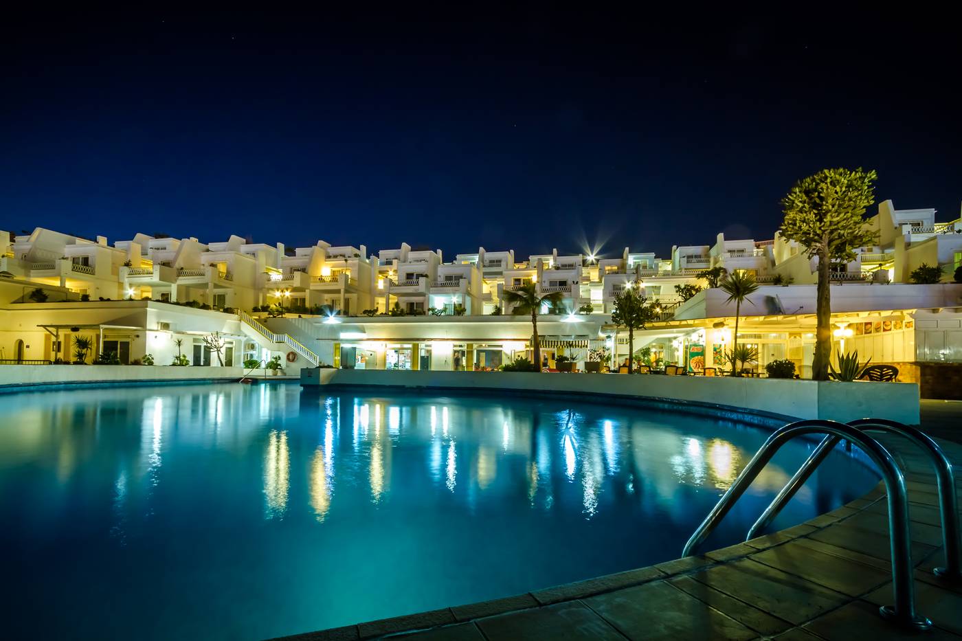 BelleVue-Aquarius-Pool-2