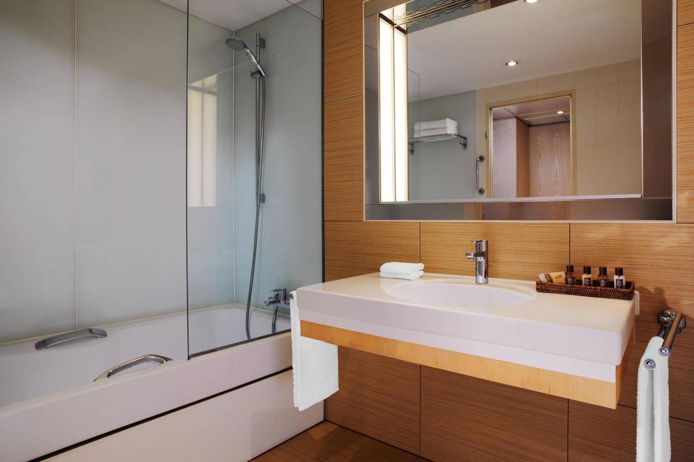 Sheraton-Berlin-Grand-Hotel-Esplanade-General-view-48