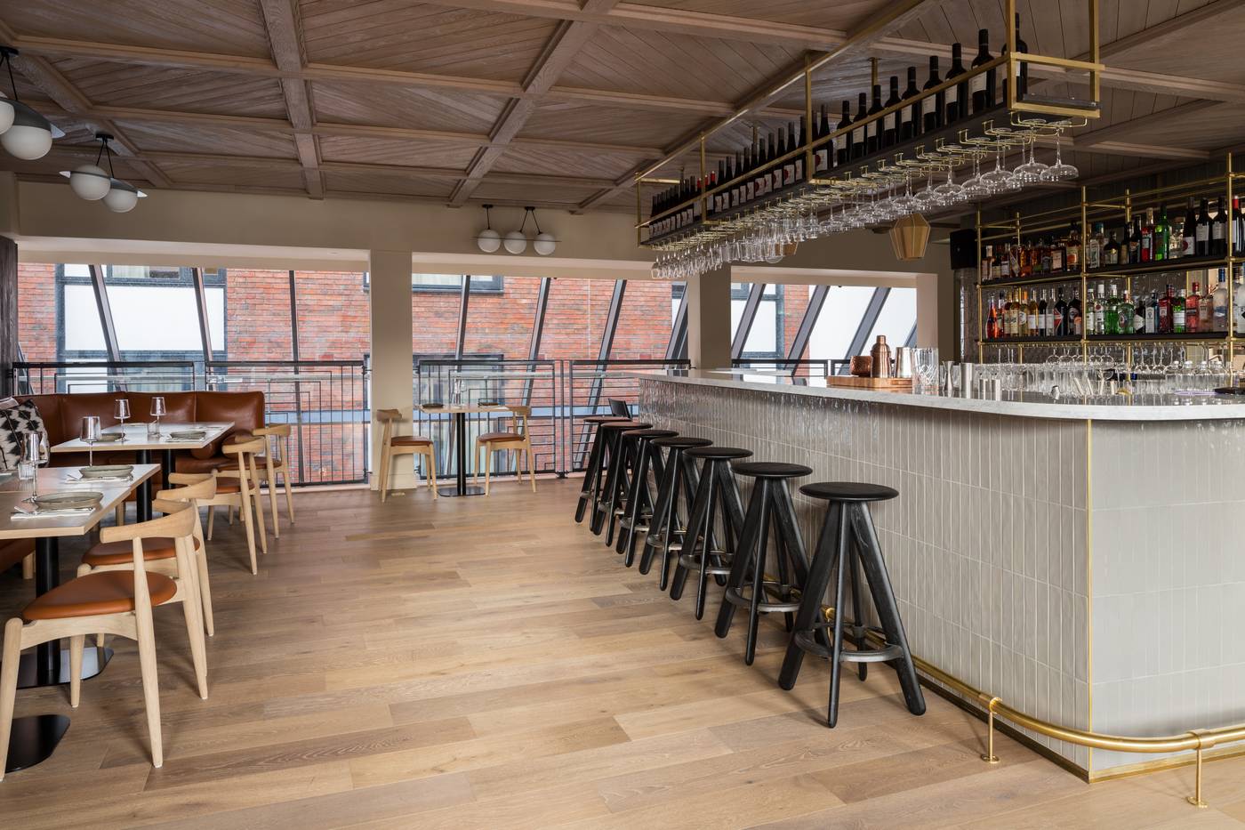 Zanzibar-Locke--Ha-Penny-Bridge-Bar-2