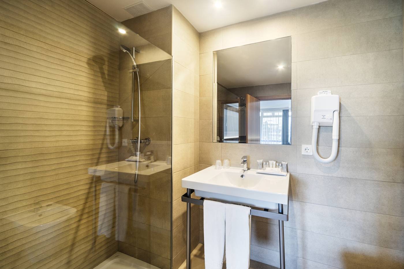 Obal-Urban-Hotel-Marbella-Room-42