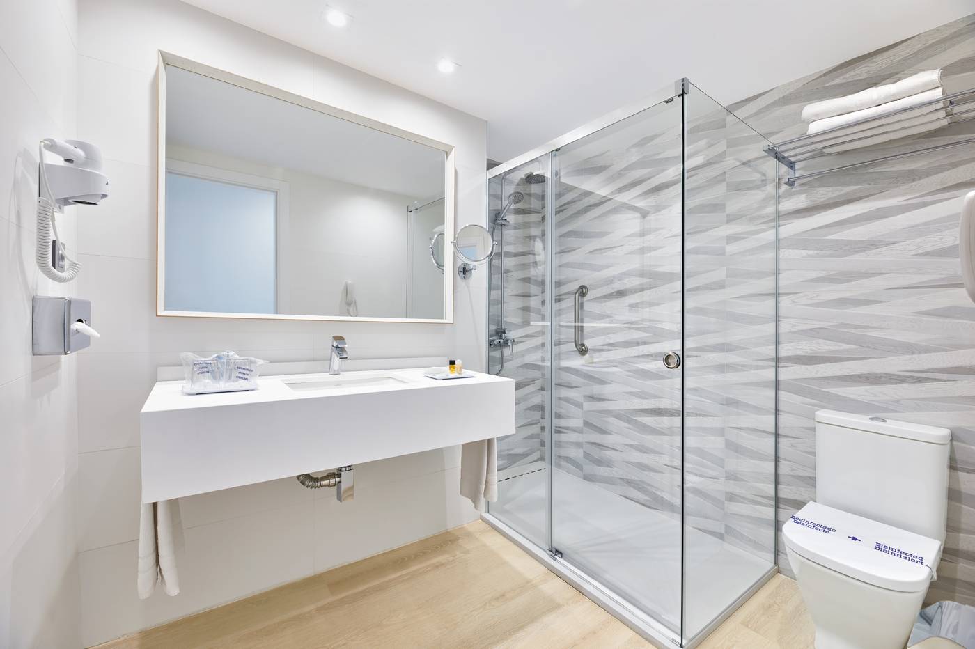 Hotel-Lancelot-Room-18