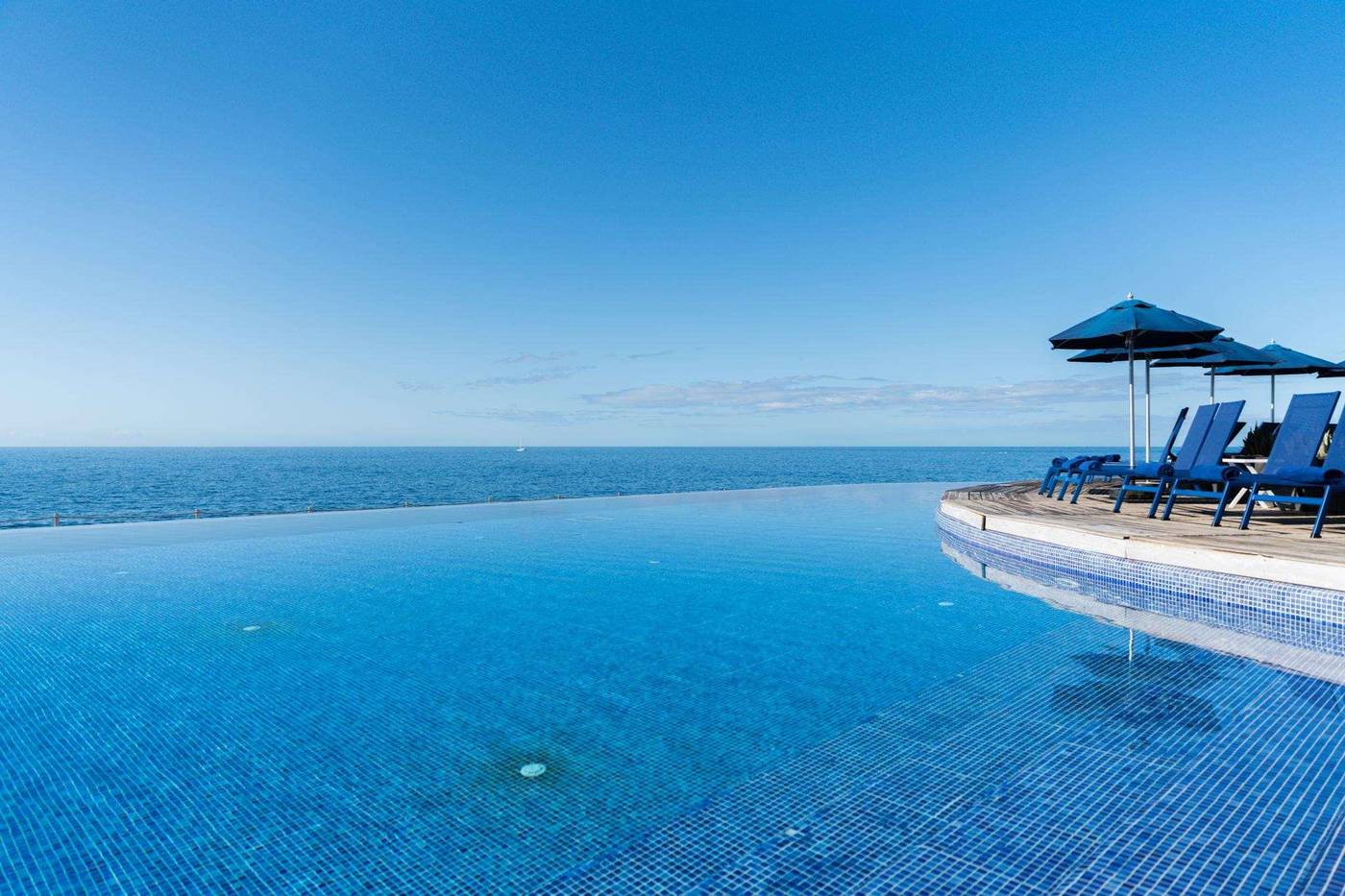 Marina-Suites-Pool-10