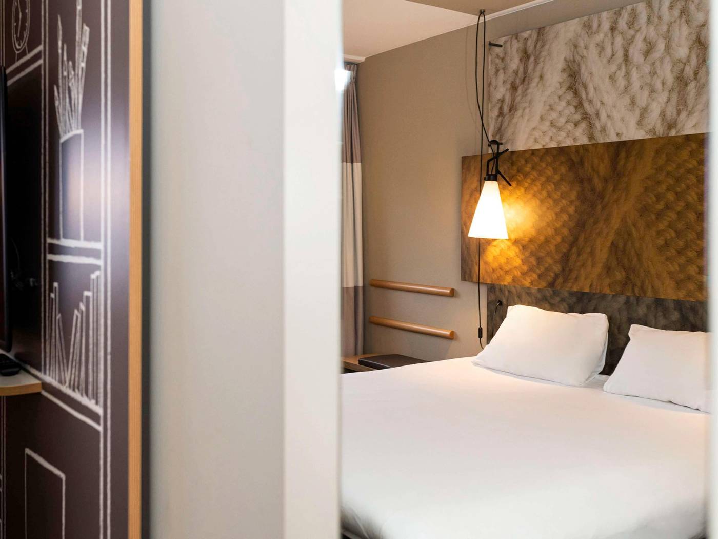 ibis-Amsterdam-Centre-Room-52