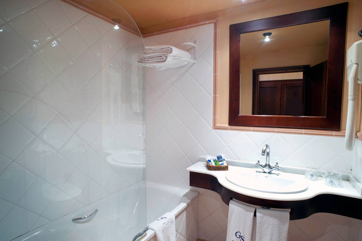 Gran-Hotel-Rey-Don-Jaime-Room-26