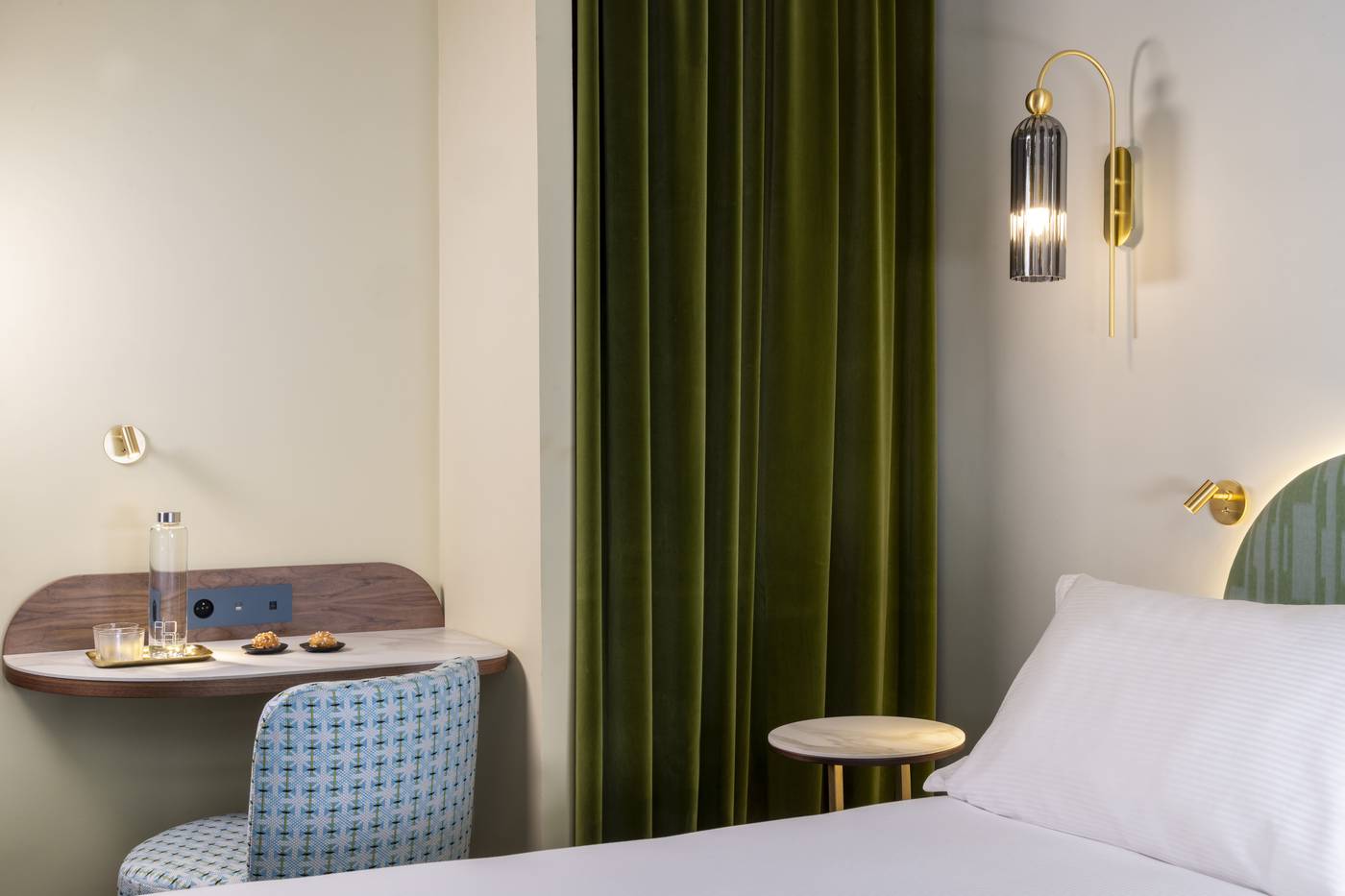 Hotel-L-de-Lutece-Room-28