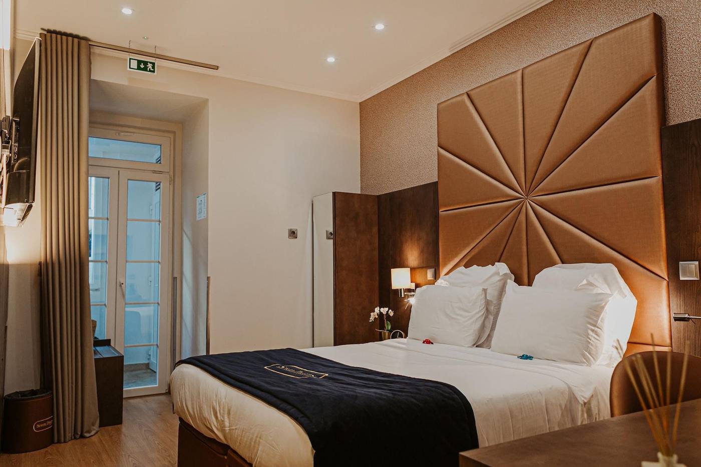 Seven-Dreams-Suites-Room-2