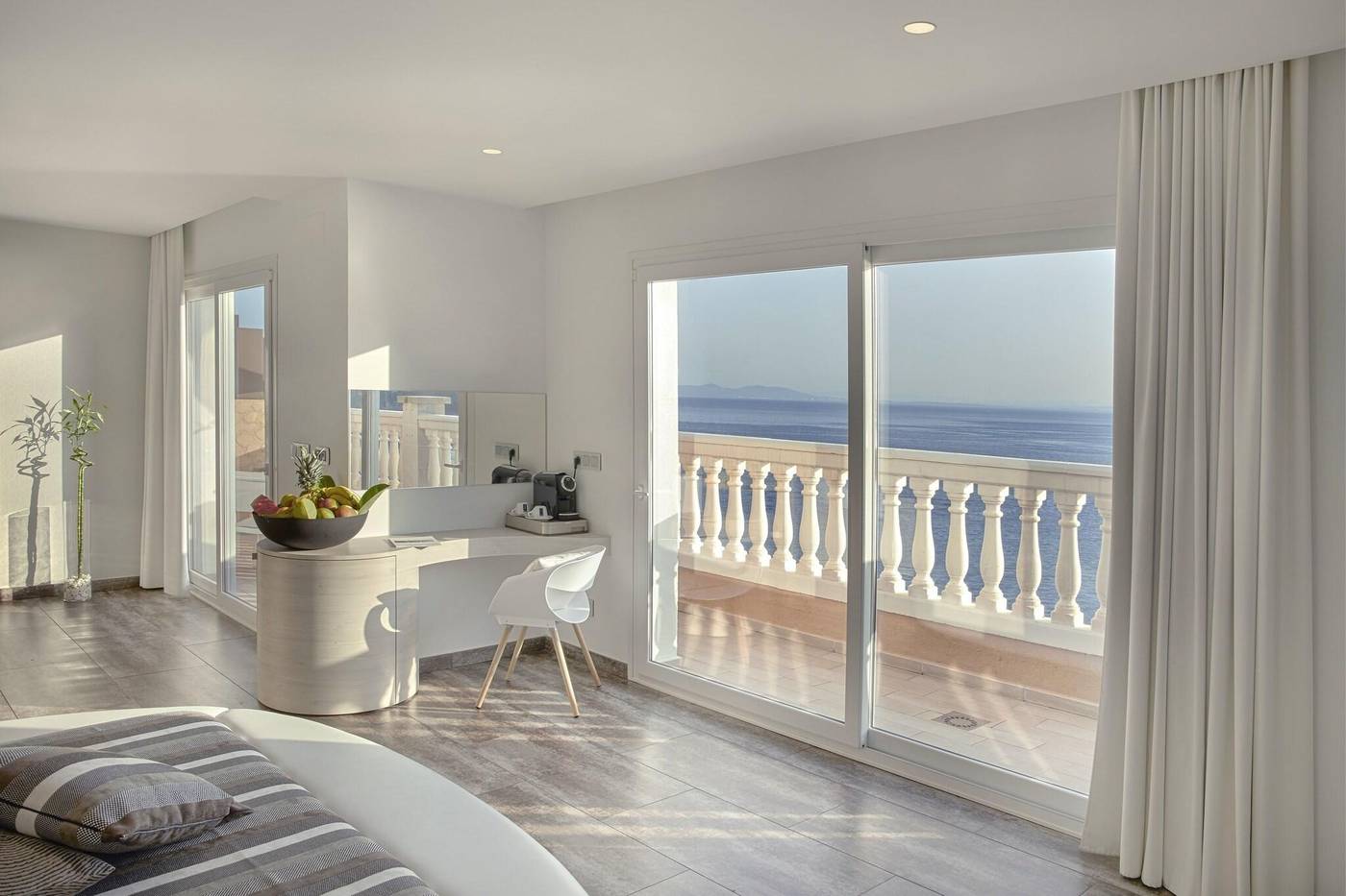 Vistabella-Room-10