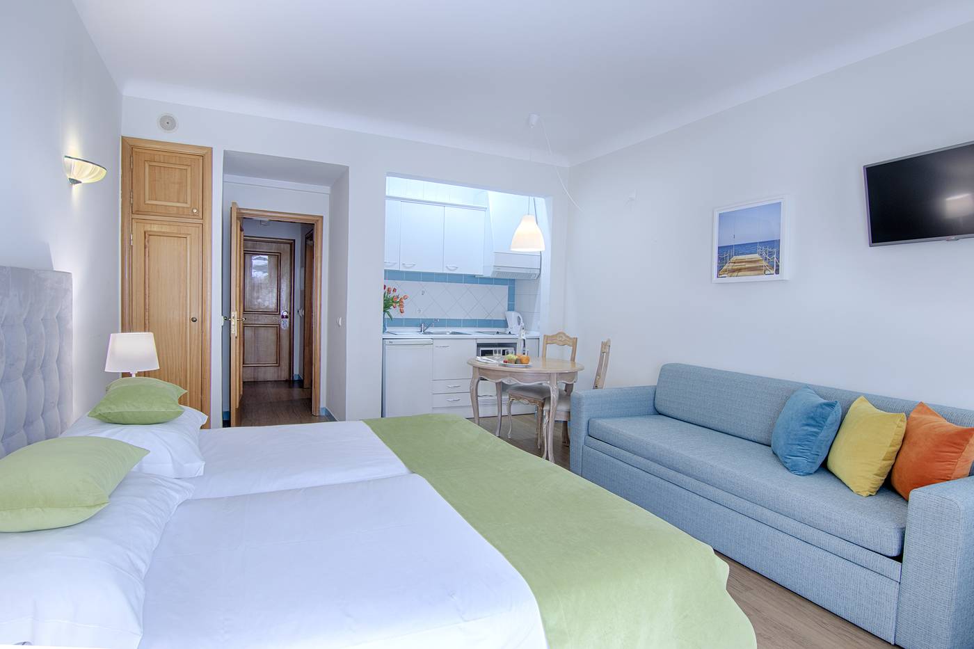 Luna-Miramar-Room-13