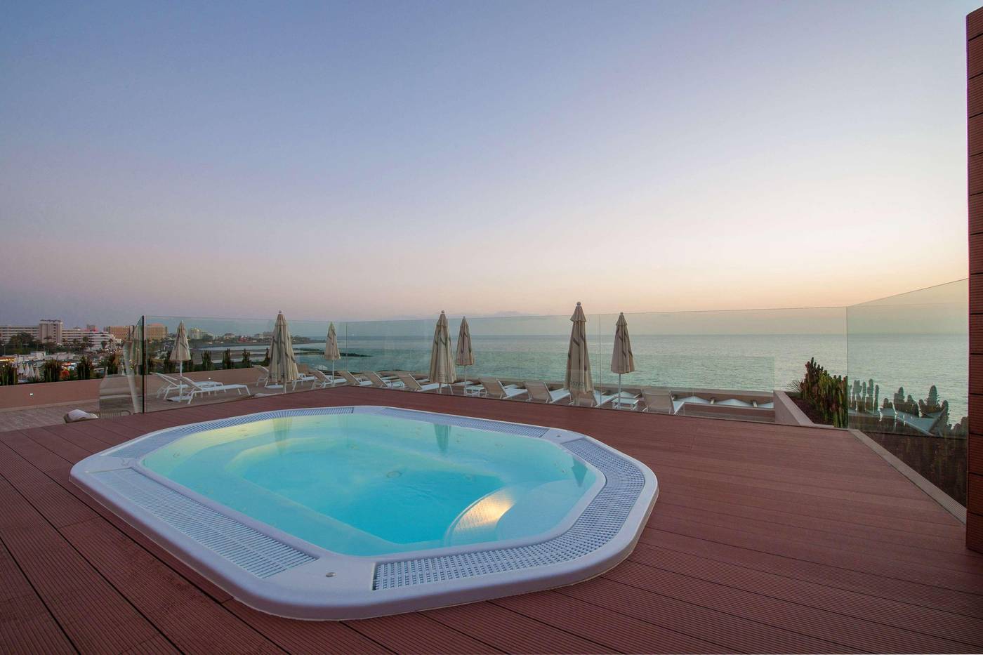 Iberostar-Waves-Bouganville-Playa-Pool-17