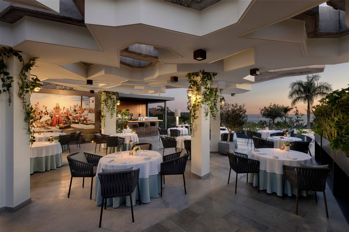 Royal-Hideaway-Corales-Suites--part-of-Barcel---Hotel-Group-Restaurant-80