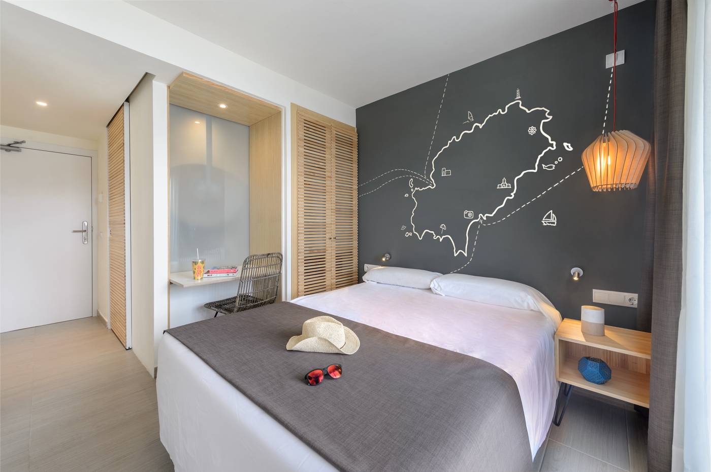 Playasol-Cala-Tarida-Room-39