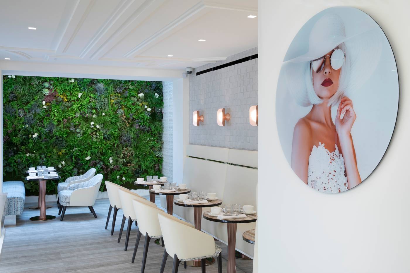 Hotel-Dress-Code-Bar-10