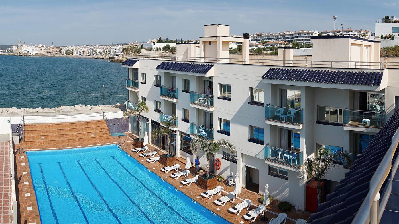 Port-Sitges-Pool-1