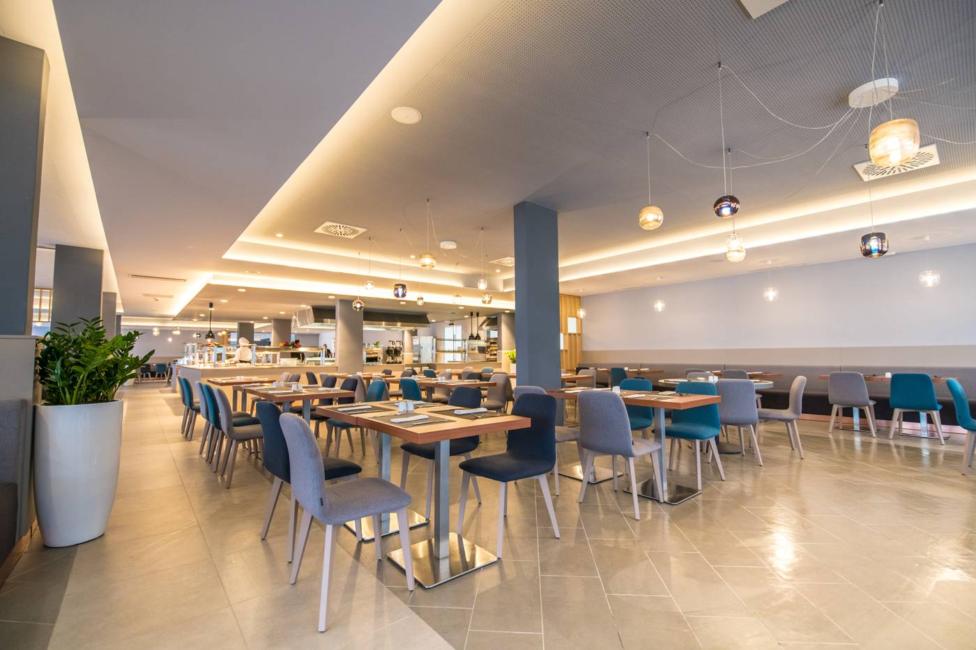 Hotel-Holiday-Restaurant-50