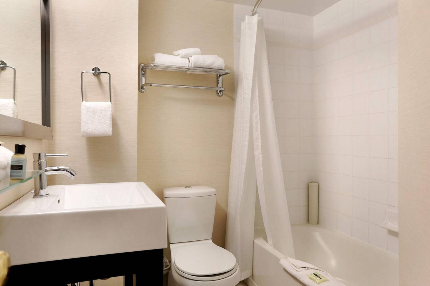 Sandman-Vancouver-City-Centre-Room-19