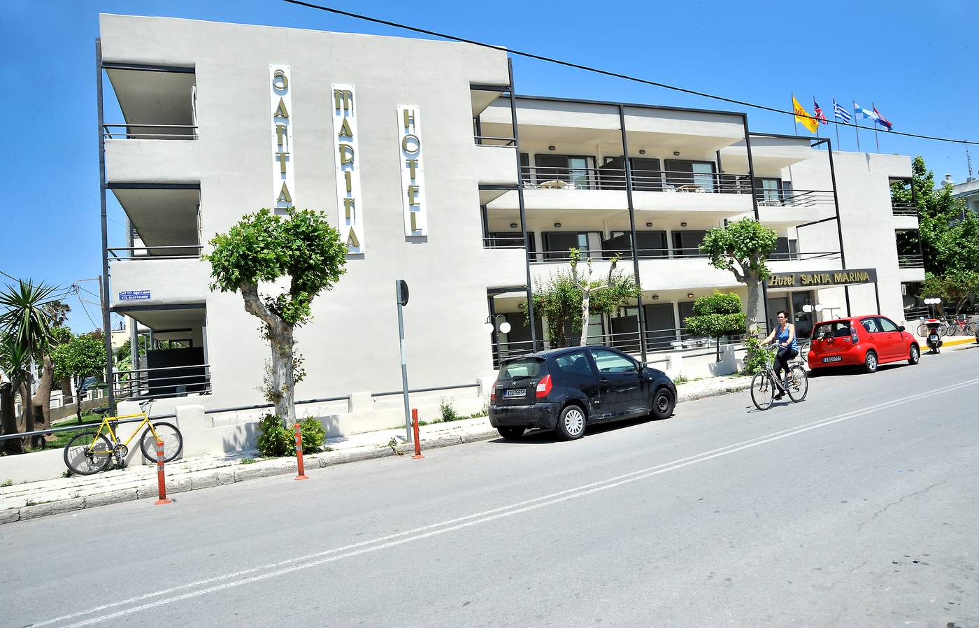 Santa-Marina-Hotel-Apartaments-Pool-17