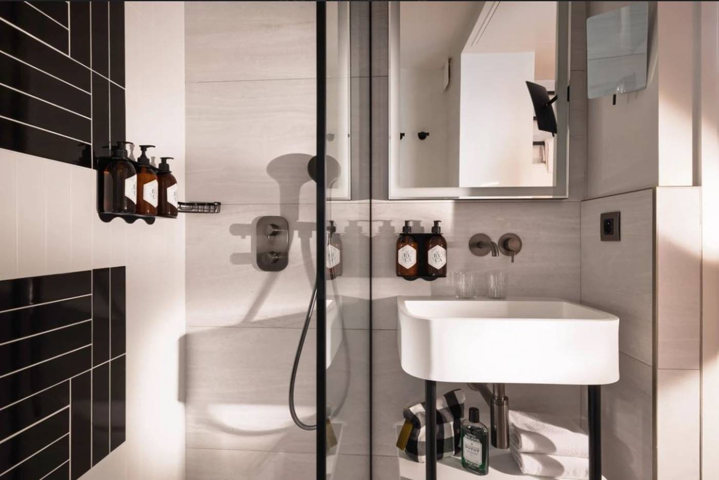 Raspail-Montparnasse-Room-33