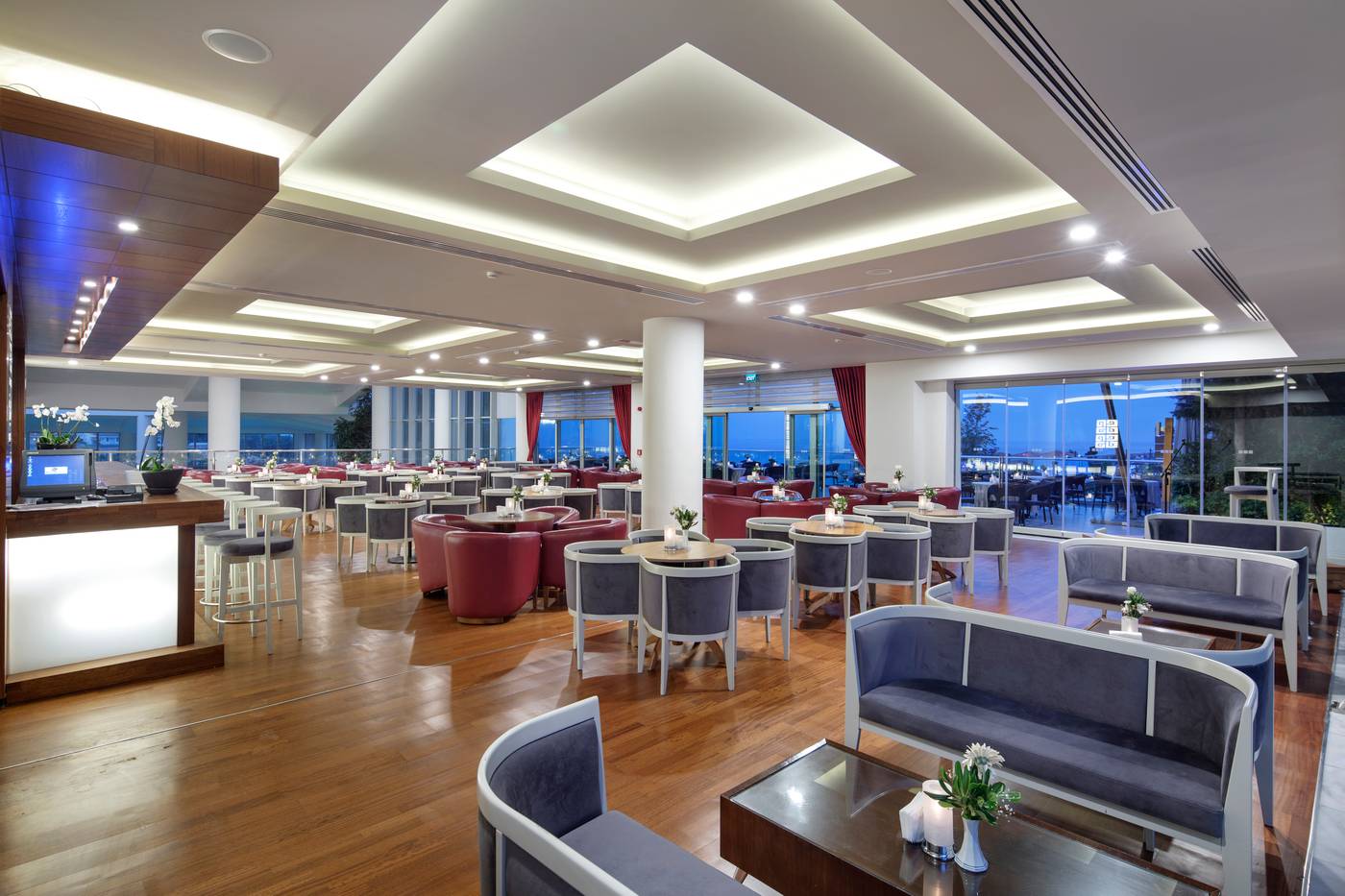 Pine-Bay-Holiday-Resort-Bar-55