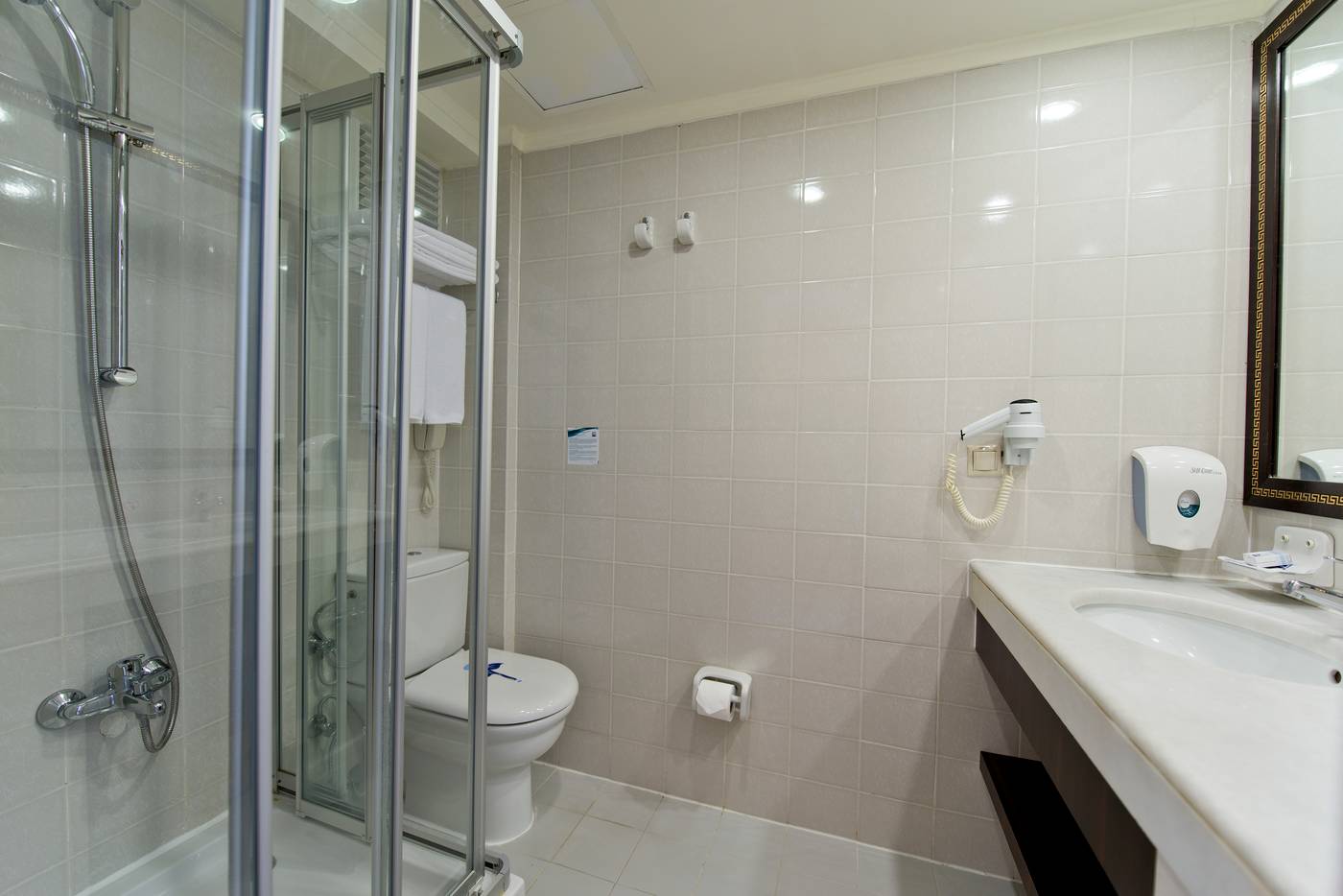 Sealife-Buket-Beach-Hotel-Room-44