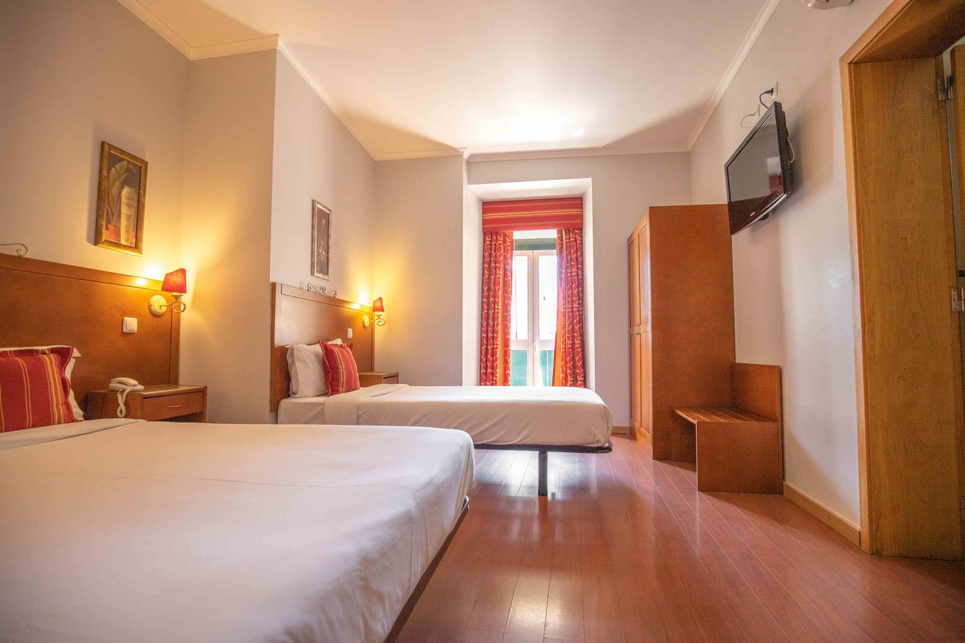 Residencial-Alcobia-Room-11