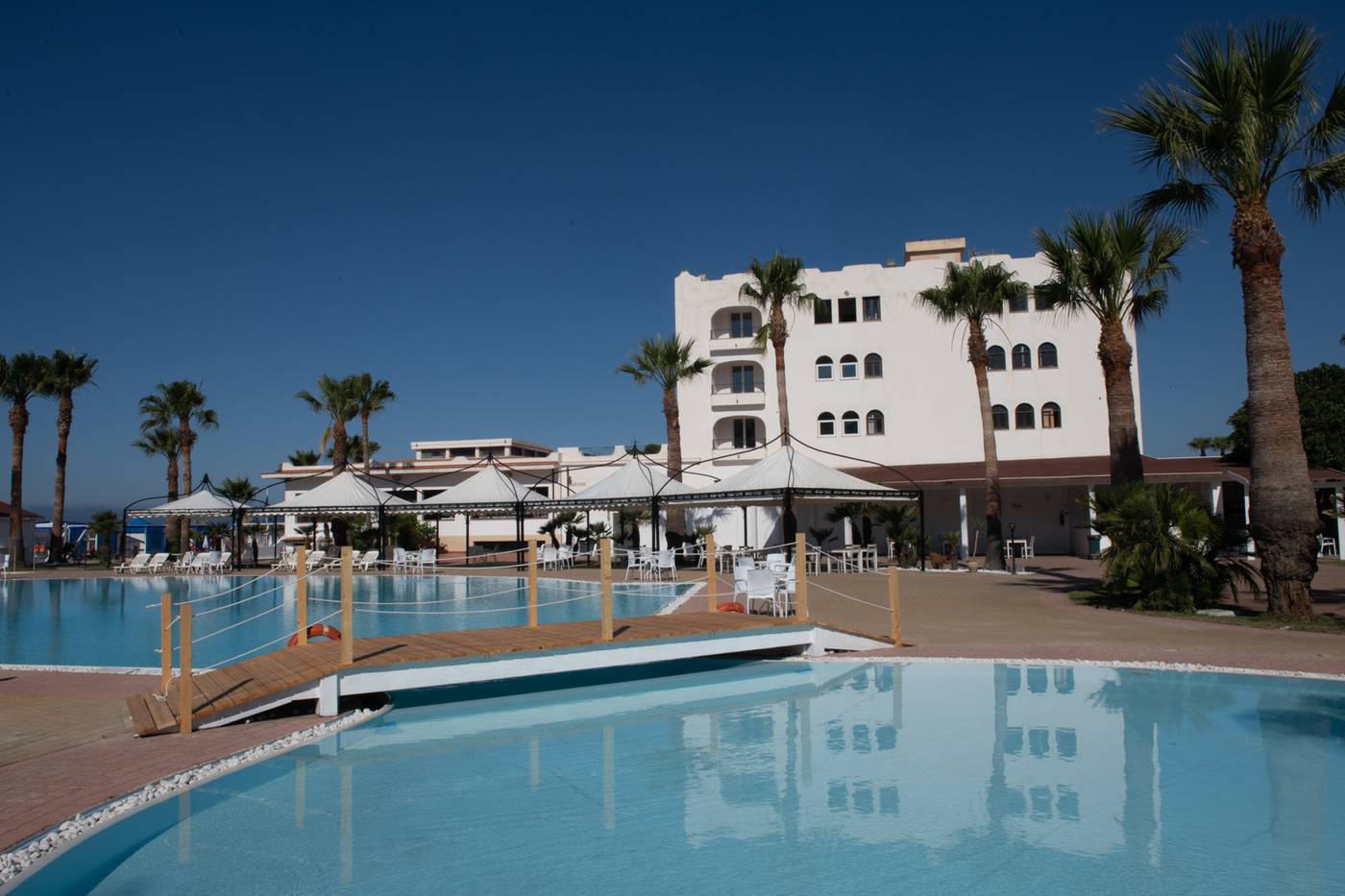 Baia-D-Oro-Hotel-Pool-3