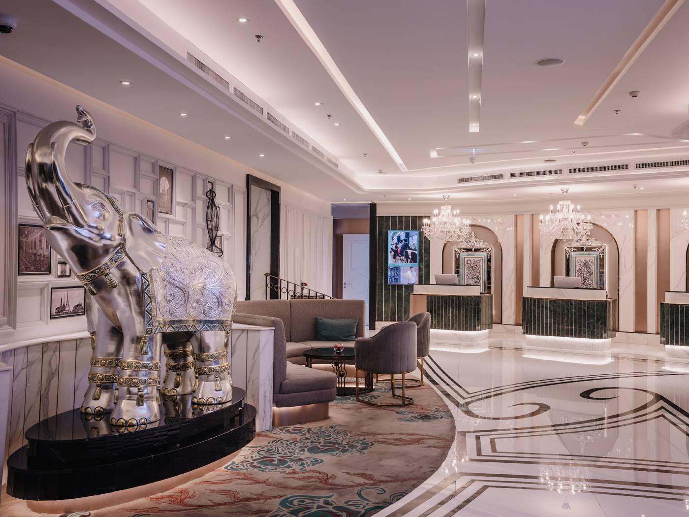 Aira-Hotel-Bangkok-Lobby-13