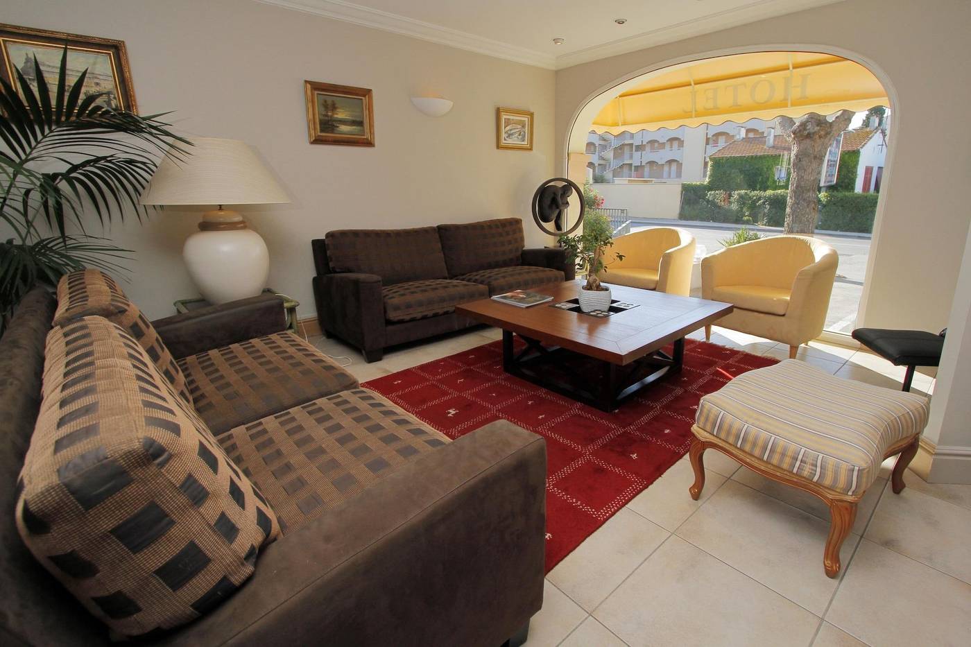 Hotel-Le-Petit-Prince-Lobby-36