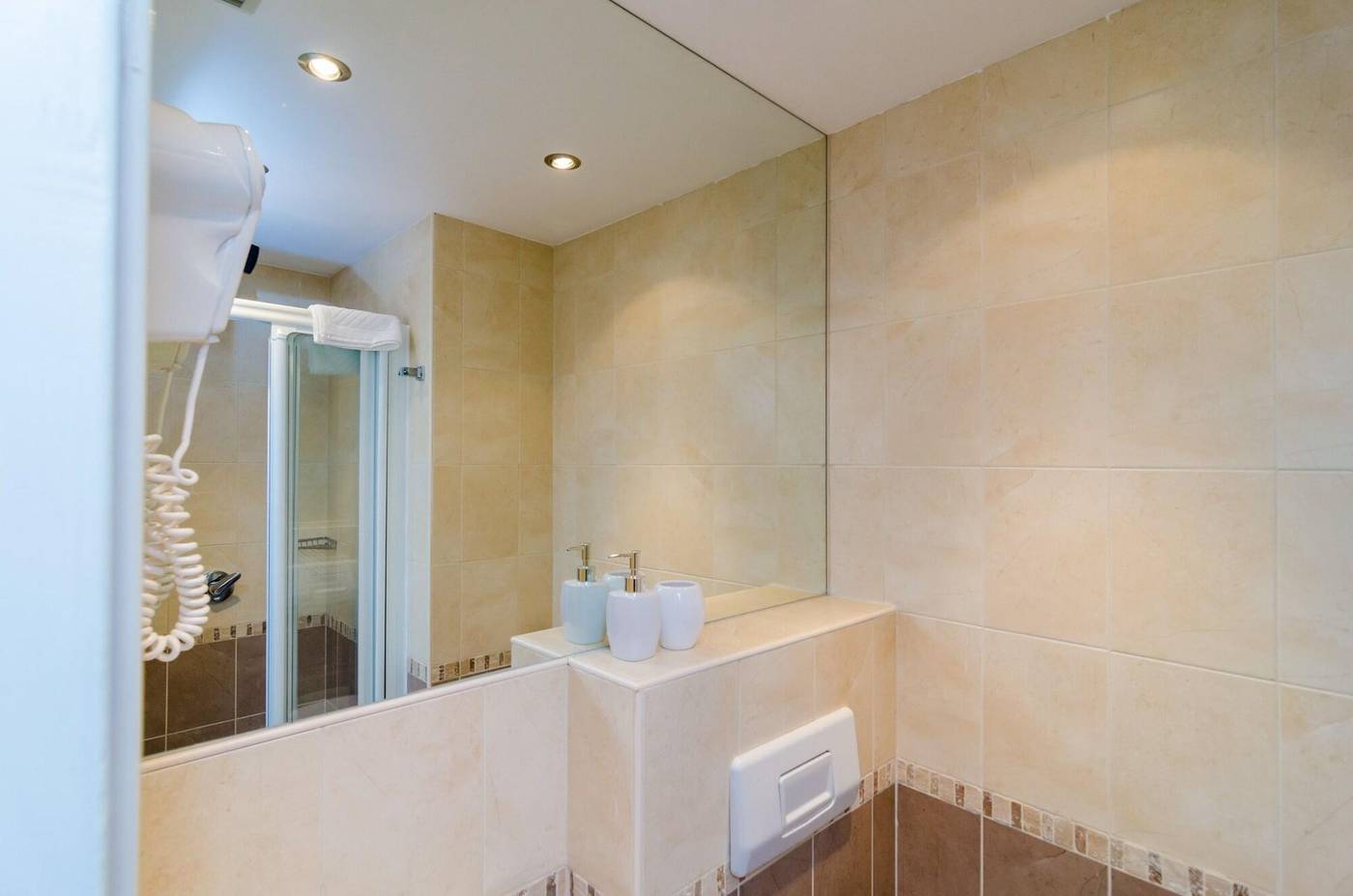 Cinema-View-House-Room-27