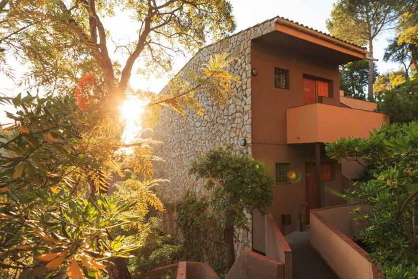 Giverola-Resort-General-view-75