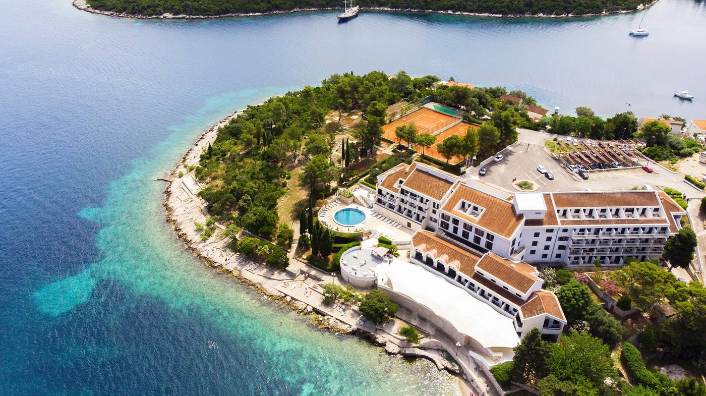 Aminess-Liburna-Hotel-Beach-8