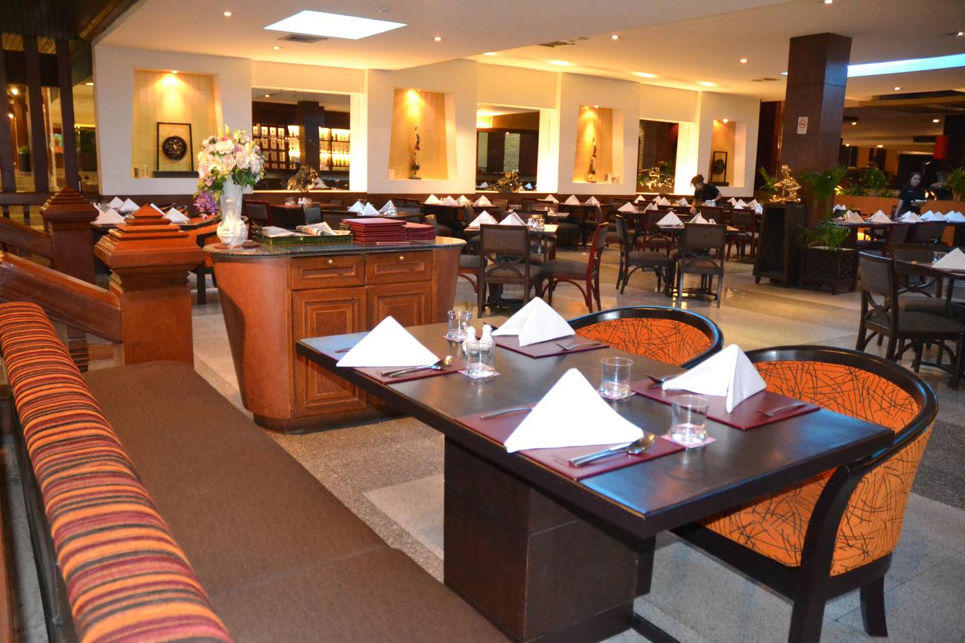 Ambassador-Bangkok-Restaurant-32