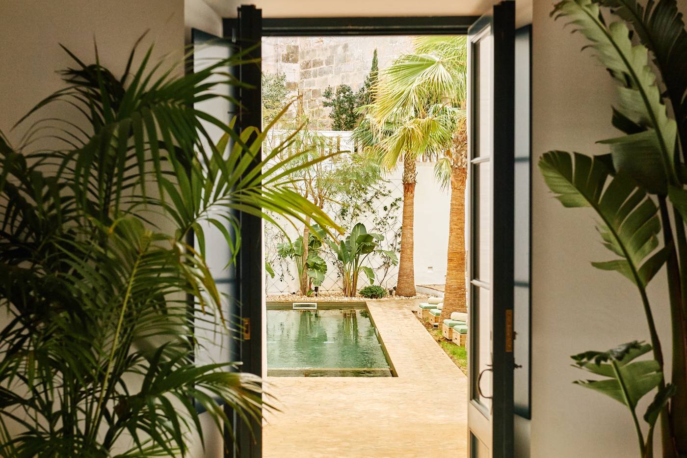 Can-Faustino-Pool-54