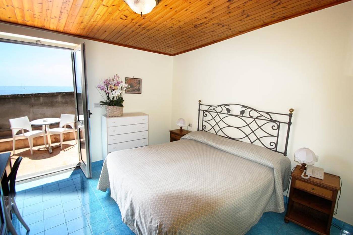 La-Certosa-Hotel-Room-3