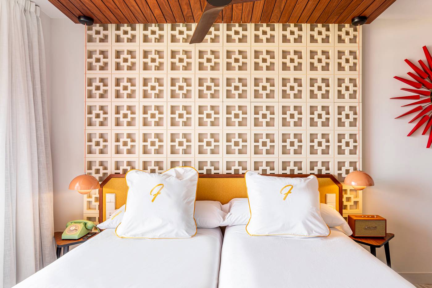 Estudios-Tropicana-Room-39