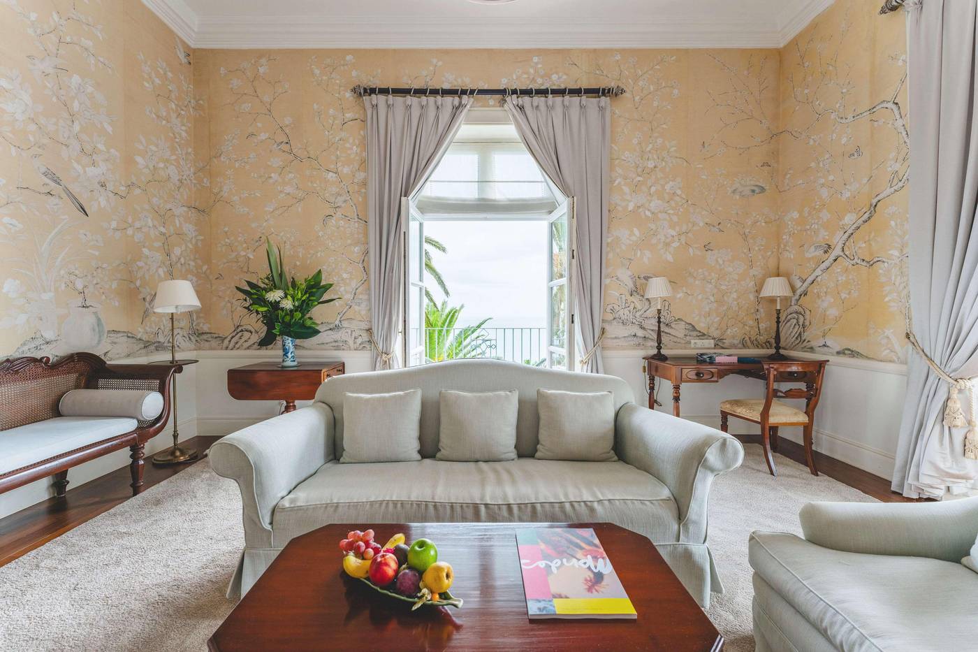 Reid-s-Palace-Room-66