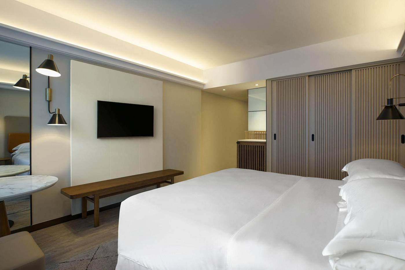 Sheraton-Hong-Kong-Hotel---Towers-Room-40