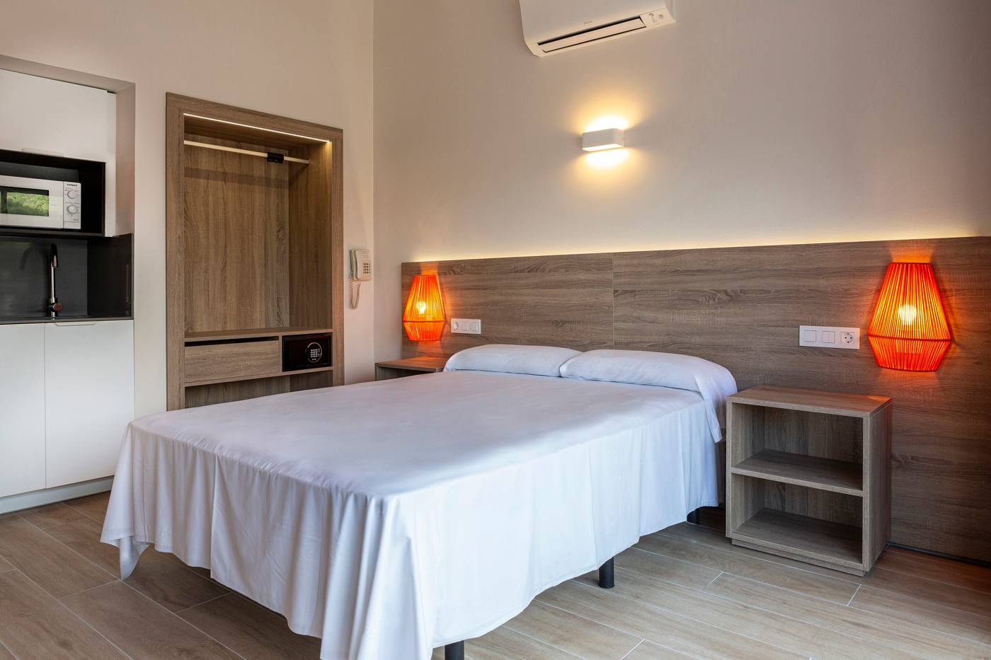 Medplaya-Sant-Eloi-Aparthotel-Room-28