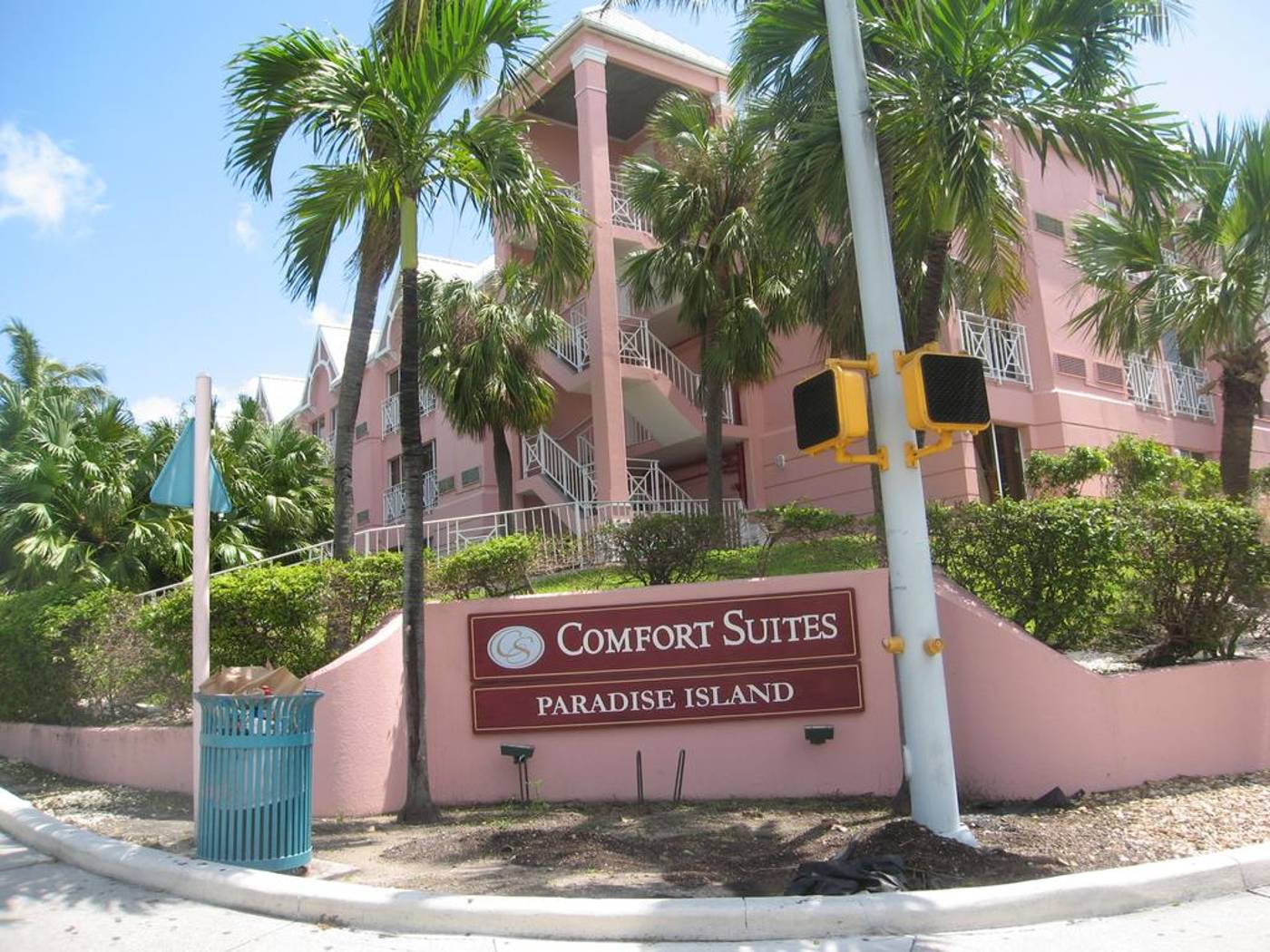 Comfort-Suites-Paradise-Island-General-view-13