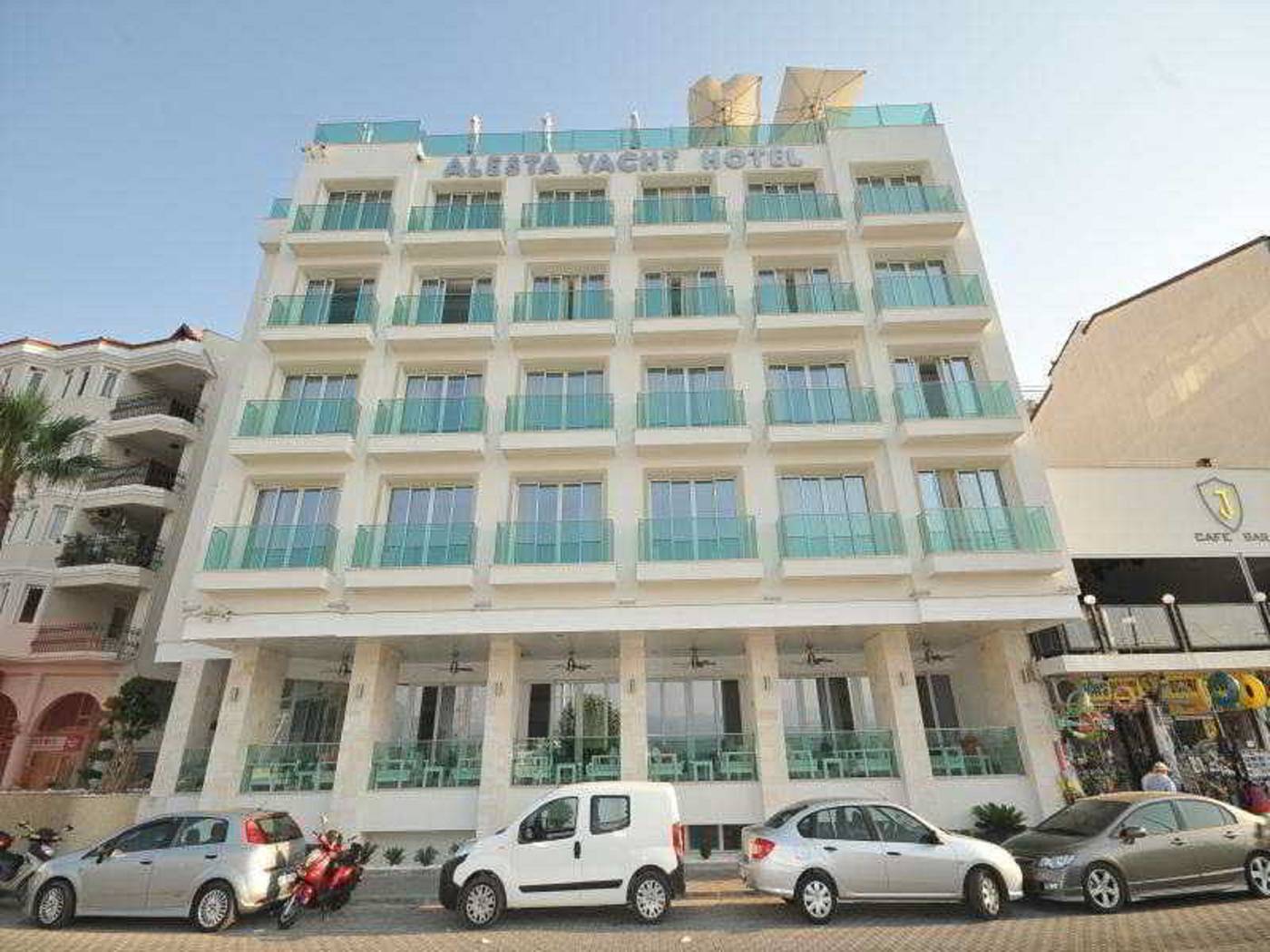 Alesta-Yacht-Hotel-General-view-3